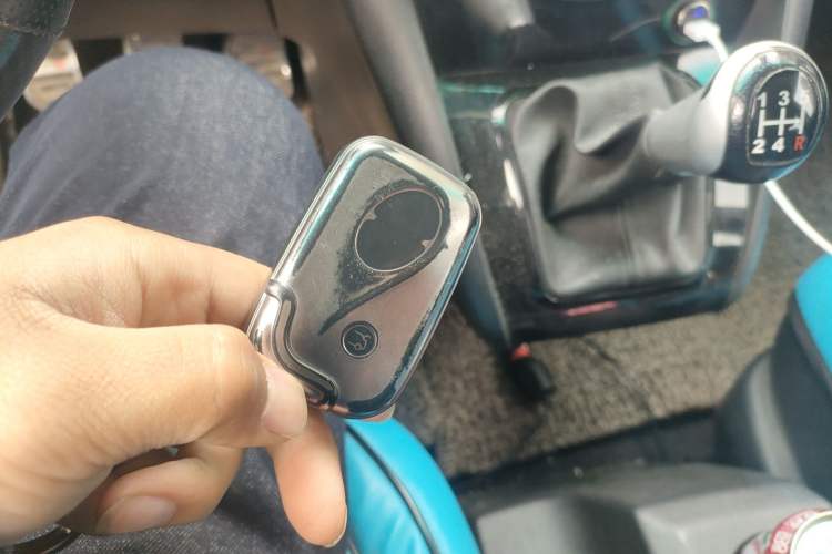 Used BYD S6 2014 2.0L Manual Luxury 5-Seater