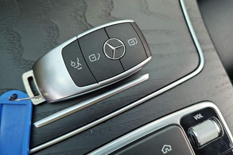 Used Mercedes-Benz C-Class 2020 Restyled C 260 L Sport Edition Vehicle Key