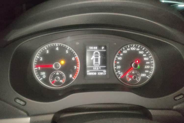 Used Volkswagen Sagitar 2012 1.4TSI Automatic Luxury Edition