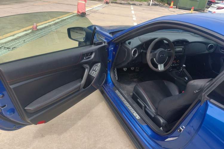 Used Subaru BRZ 2015 2.0i Manual Model