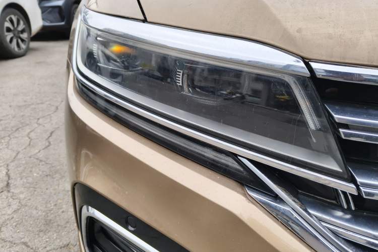 Used Volkswagen Phideon 2021 380TSI Luxury Edition Right Front Headlight