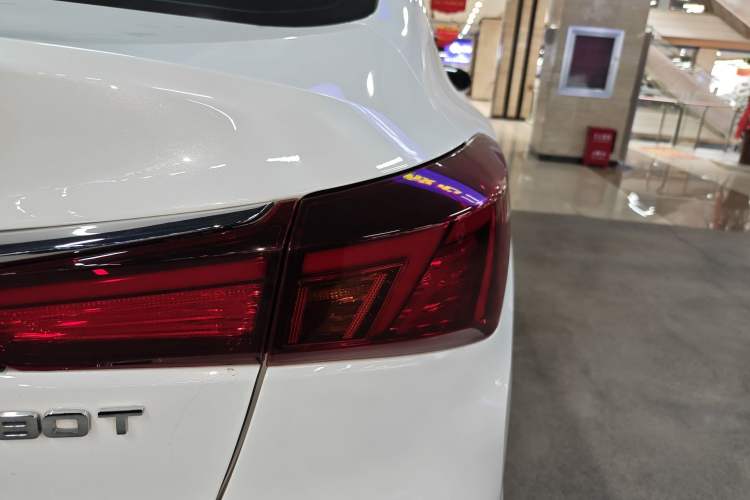 Used CHANGAN Eado 2021 PLUS Blue Whale NE 1.4T GDI DCT Flagship Model Right Rear Taillight