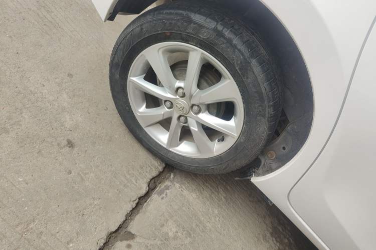 Used Toyota YARiS L Zhi Xuan 2015 1.5G Manual Xuan Dong Sunroof Special Edition Right Rear Wheel Hub