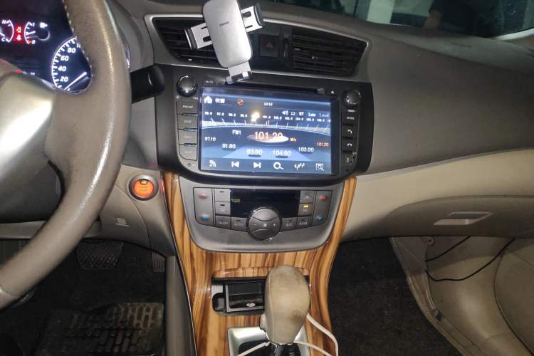 Used Nissan Sylphy 2014 1.6XV CVT Deluxe Edition Audio And AC Panel