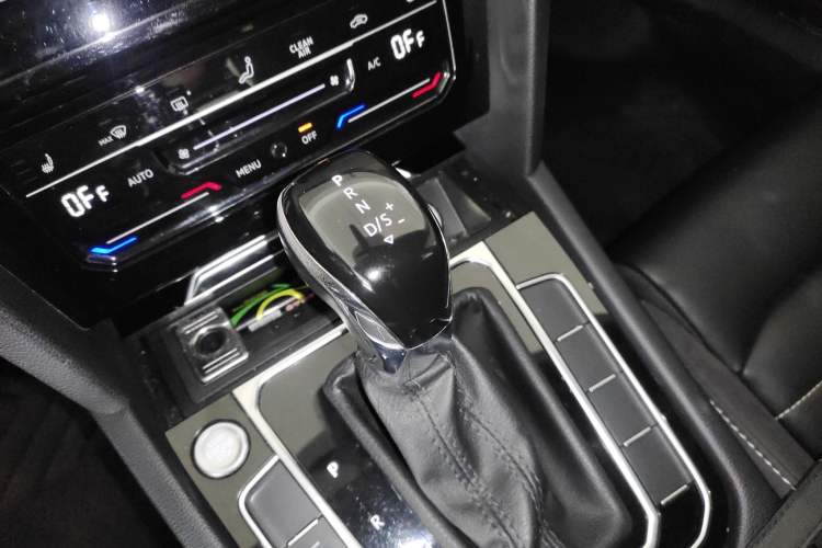 Used Volkswagen Magotan 2020 330TSI DSG Leading Model Gear Lever