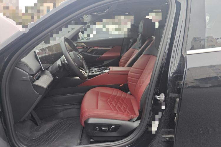 Used BMW 5 Series 2025 530Li Luxury Edition M Sport Package Left Front Seat