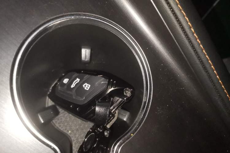 Used Roewe RX5 2023 1.5T Luxury Sliding-Screen Version