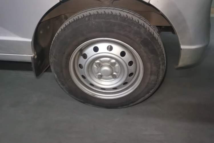 Used Wuling Rongguang S 2021 1.2L Standard Version with Power Steering 5-Seater LSI
