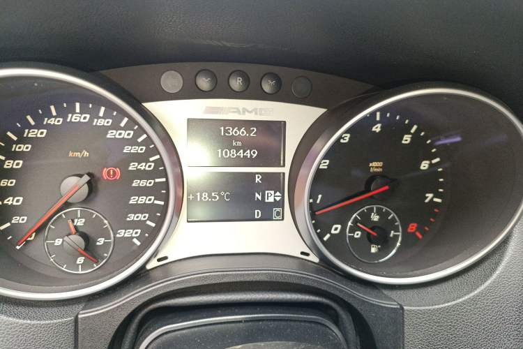 Used Mercedes-Benz M-Class AMG 2011 AMG ML 63 Odometer Close Up