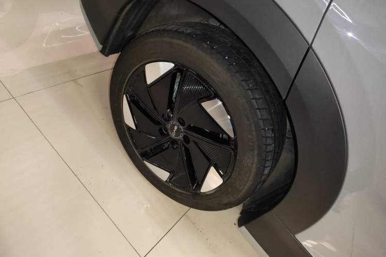 Used BYD Sealion 05 EV 2025 520 km Flagship SmartDrive Version Right Rear Wheel Hub