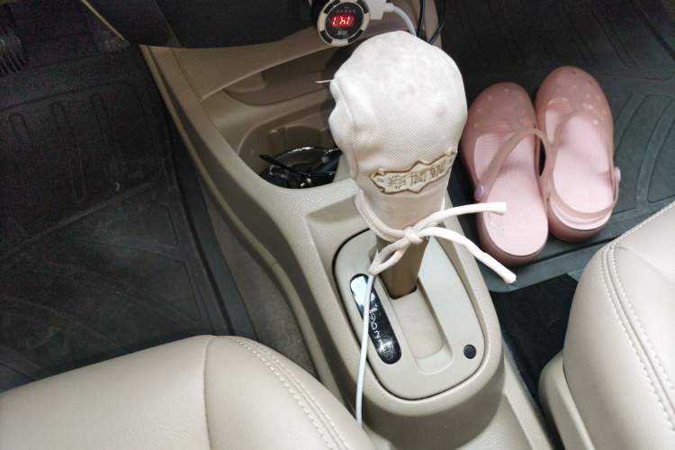 Used Nissan Livina 2007 1.6L Automatic All-Around Model Gear Lever