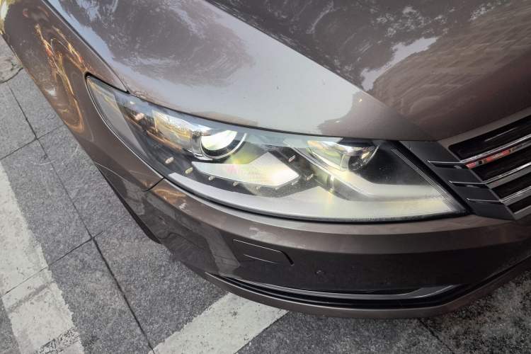 Used Volkswagen FAW-Volkswagen CC 2013 2.0 TSI Ultimate Model Right Front Headlight