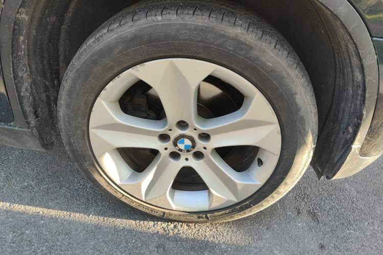 Used BMW X6 2013 xDrive35i Right Front Wheel Hub