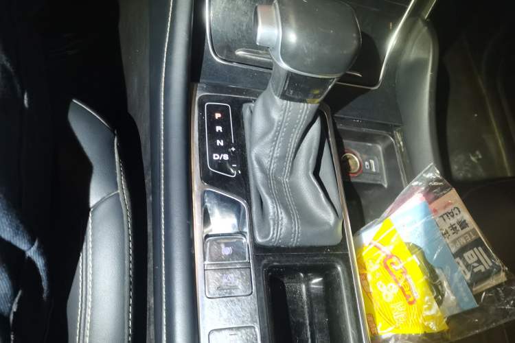 Used Roewe RX8 2018 30T Two-Wheel Drive Flagship Edition