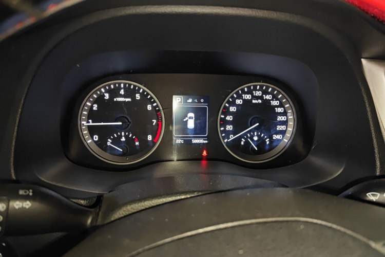 Used Hyundai Tucson 2015 1.6T Dual-Clutch Two-Wheel-Drive Smart Model Instrument Cluster