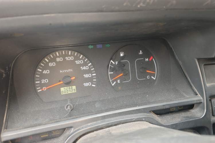 Used Jinbei Hiace 2011 2.0L 5th Generation Kuaiyunwang Standard Version 4G19
