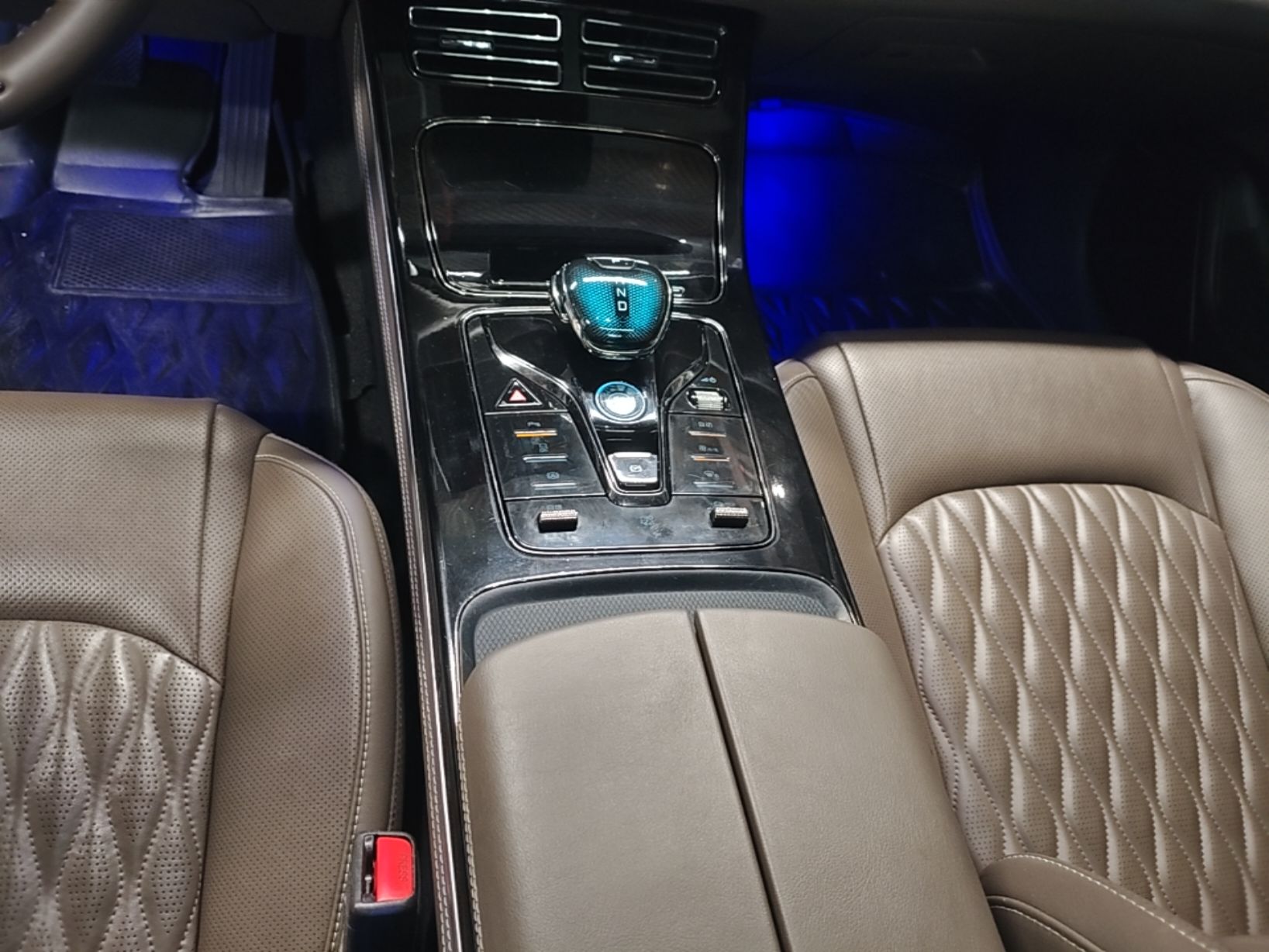 BYD Han 2023 EV Champion Edition 605KM Front-Drive Premium Model — снимка 16