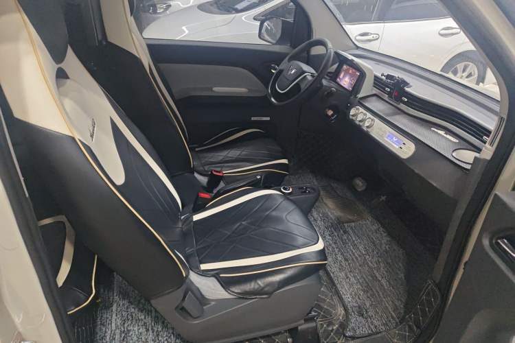 Used Wuling Hongguang MINIEV 2021 Macaron Premium Model – Lithium Iron Phosphate Right Front Seat
