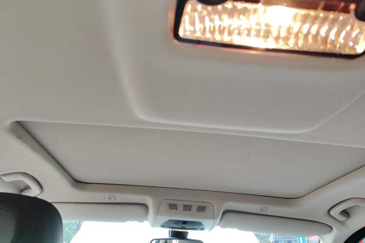 Used BMW 5 Series 2014 525Li Luxury Design Package
