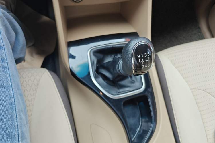 Used Baojun 730 2017 1.5T Manual Fashion Version 7 Seats China V Emission Standard
