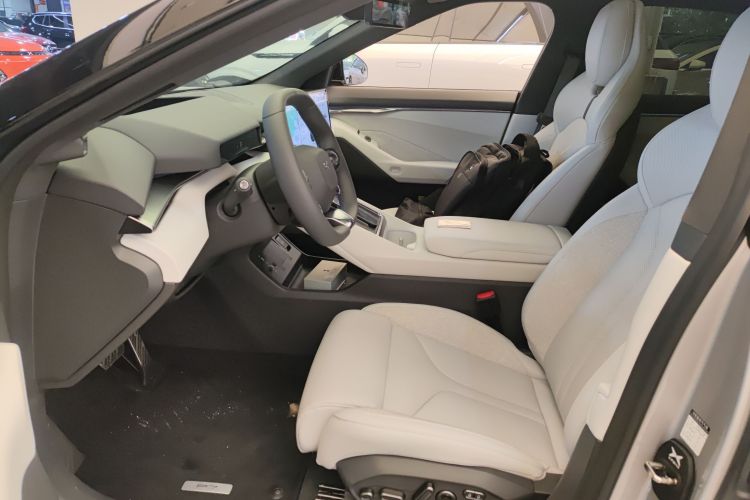 Used XPeng P7 2025 Model—750 All-Wheel-Drive High-Performance Ultra Left Front Seat