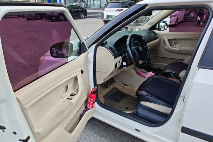 Used Skoda Fabia 2012 1.4L Manual Crystal Edition
