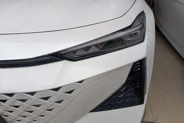 Used CHANGAN UNI-V 2024 1.5T Luxury Edition
