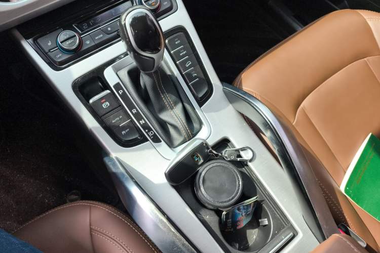 Used Geely Auto Emgrand X7 Sport 2016 1.8TD Automatic ZhiZun Version
