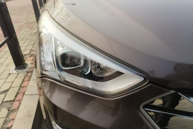 Used Hyundai Santa Fe 2015 2.0T Automatic All-Wheel Drive Smart Version 5 Seats
