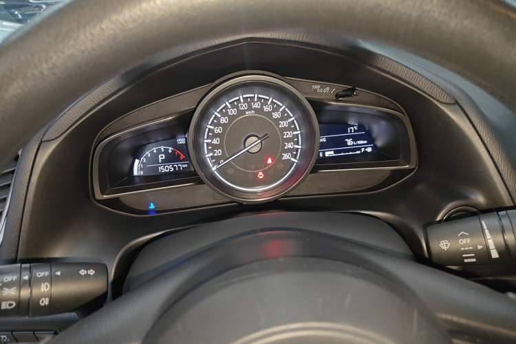 Used Mazda 3 Axela 2017 Sedan 1.5L Automatic Luxury Model Emission Standard China V