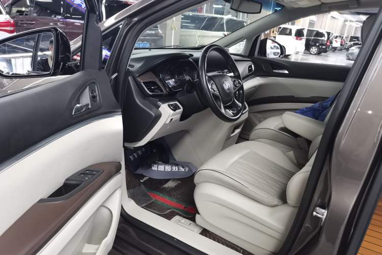 Used Buick GL8 2021 Land Cruiser Executive Class 652T Luxury Model