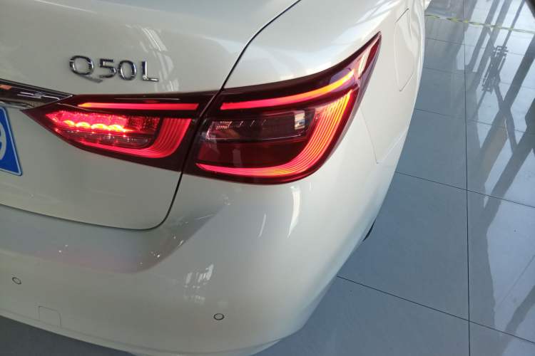 Used Infiniti Q50L 2021 2.0T Comfort Edition Exterior 3