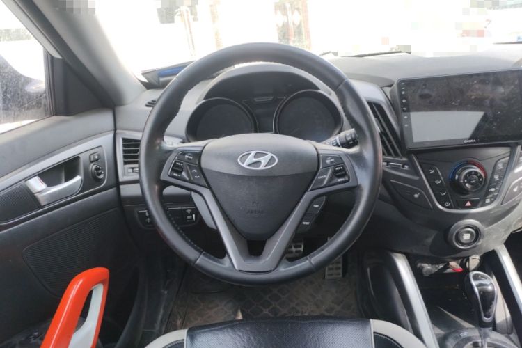 Used Hyundai Veloster 2012 1.6T Automatic Luxury Edition Steering Wheel