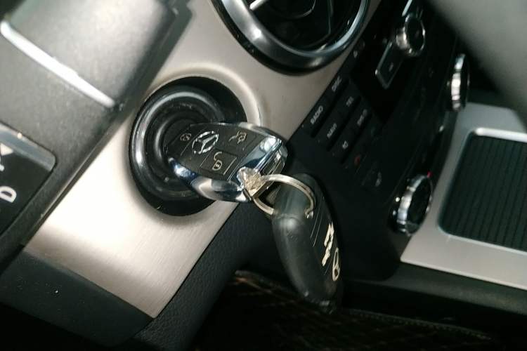 Used Mercedes-Benz GLK-Class 2013 GLK 300 4MATIC Dynamic Sunroof Model