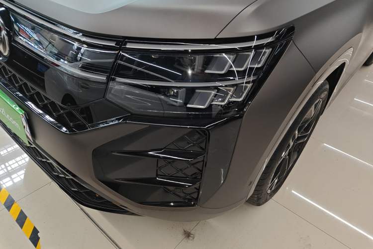Used Volkswagen Teramont 2025 Tiguan Pro 450TSI Four-Wheel Drive Summit Edition Left Front Headlight
