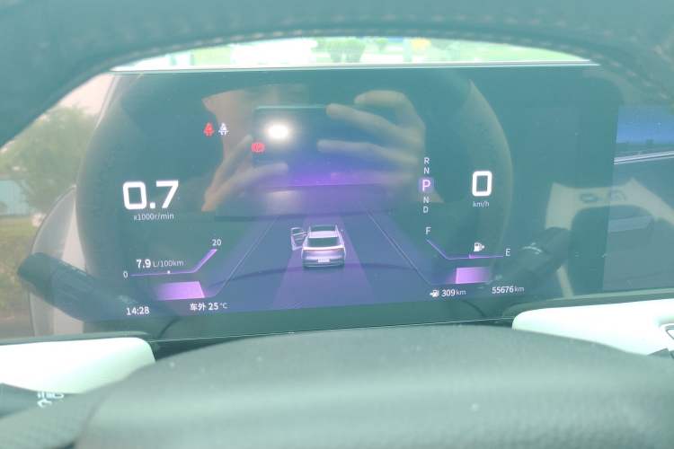 Used Venucia V 2023 260T Idol Edition Pro