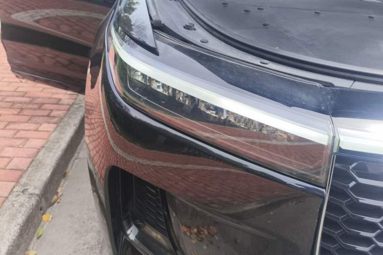 Used Li Auto ONE 2021 Extended-Range 6-Seater Version Right Front Headlight