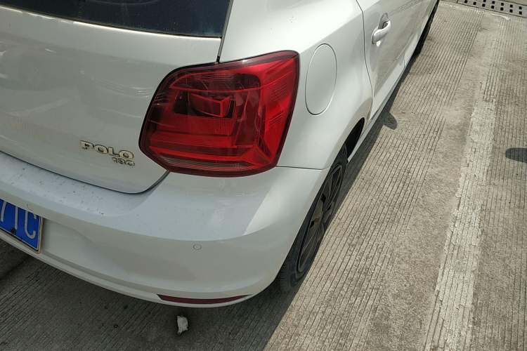 Used Volkswagen Polo 2016 1.6L Automatic Comfort Model Exterior 3