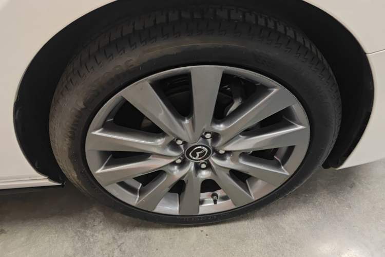 Used Mazda 3 Axela 2023 2.0L Automatic Zhiya Edition Right Front Wheel Hub