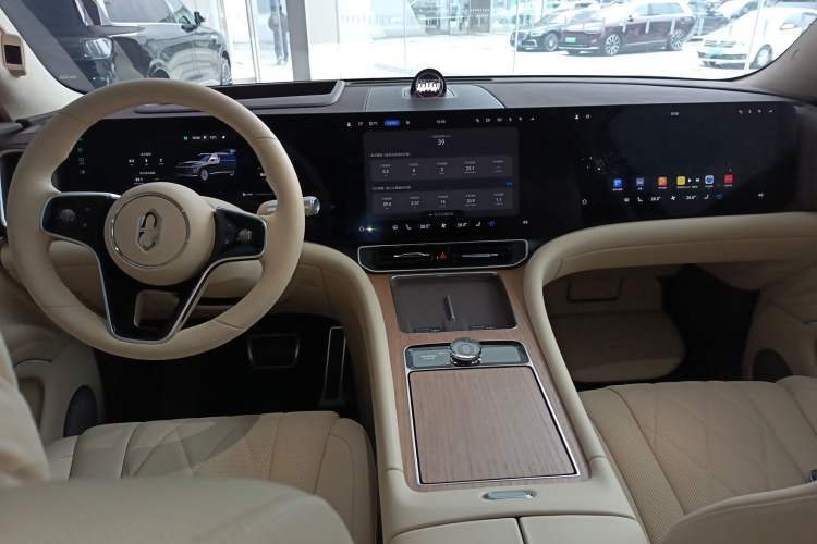 Used Hima AITO M9 2024 Range-Extended Ultra Version 42 kWh 6-Seater Model Center Console