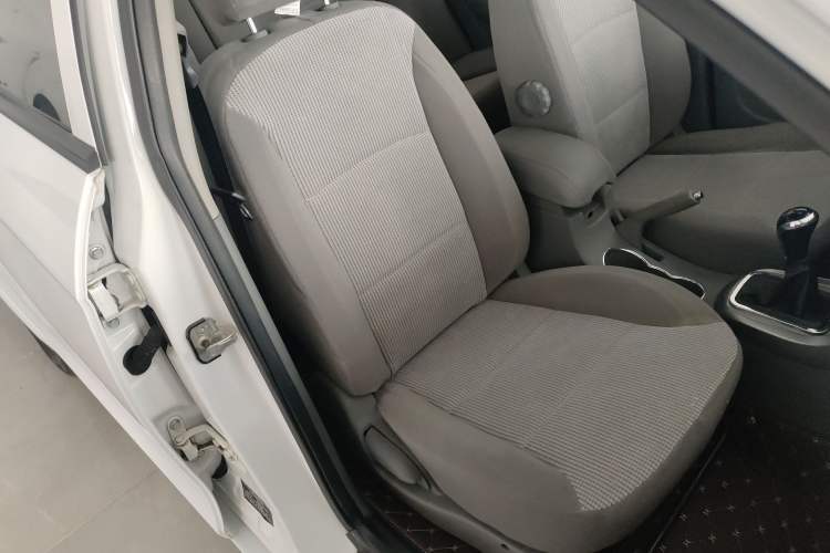 Used Geely Auto Classic Emgrand 2013 Sedan 1.5L Manual Entry-Level Model
