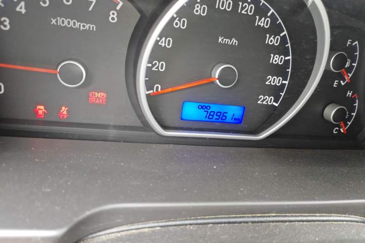 Used Hyundai Celesta 2011 1.6L Manual Comfort Edition Odometer Close Up