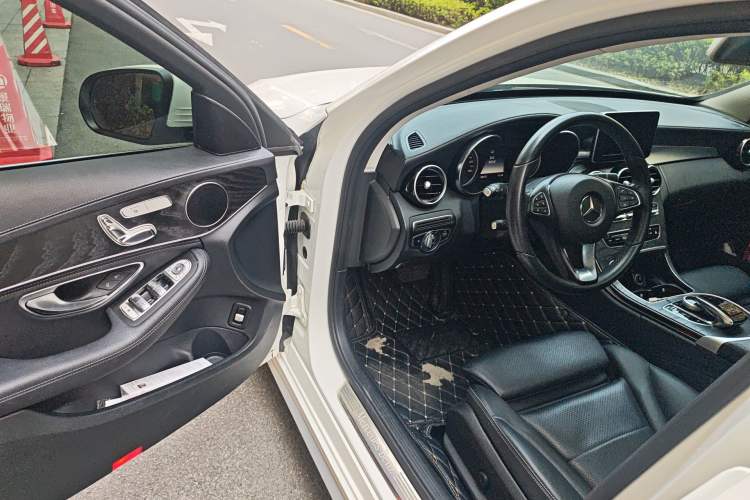 Used Mercedes-Benz C-Class 2018 C 200 L Sport Edition Driver Seat