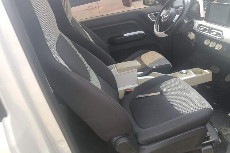 Used Wuling Hongguang MINIEV 2024 3rd Generation 215km Advanced Version Right Front Seat