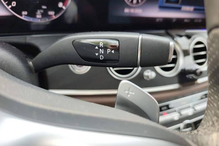 Used Mercedes-Benz E-Class 2020 Restyled E 300 L Sport Exclusive Edition Gear Lever