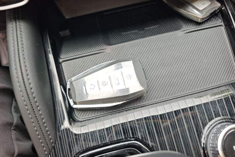 Used Geely Auto Monjaro L 2024 2.0TD High-Power Automatic Two-Wheel Drive Skyline Edition Vehicle Key