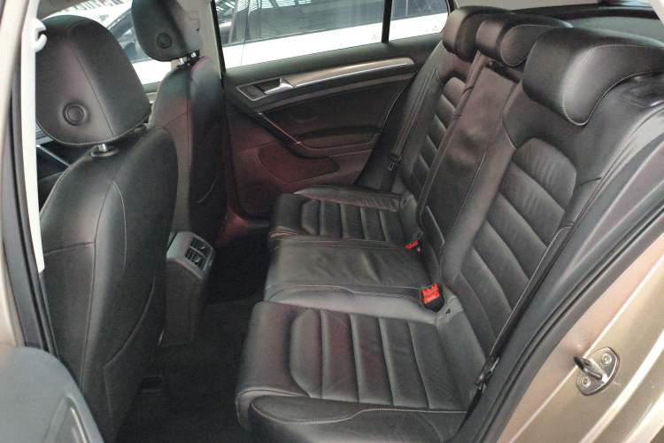 Used Volkswagen Golf 2014 1.6L Automatic Comfort Model Left Rear Seat