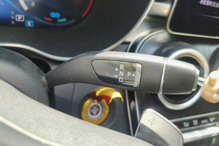 Used Mercedes-Benz C-Class 2020 Restyled C 260 L Sport Edition Gear Lever