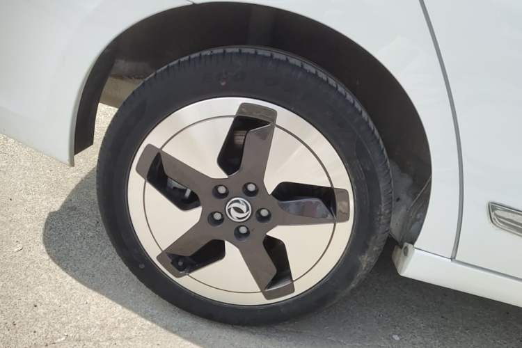 Used Dongfeng Aeolus E70 2021 Revised Version 2 360H Battery-Swap Edition Exterior 5