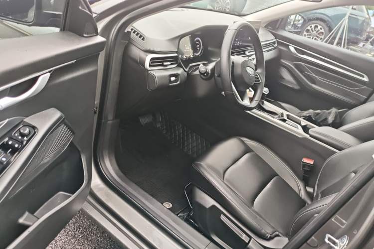 Used Geely Auto Emgrand 2025 4th Generation 1.5L CVT Luxury Version Driver Seat